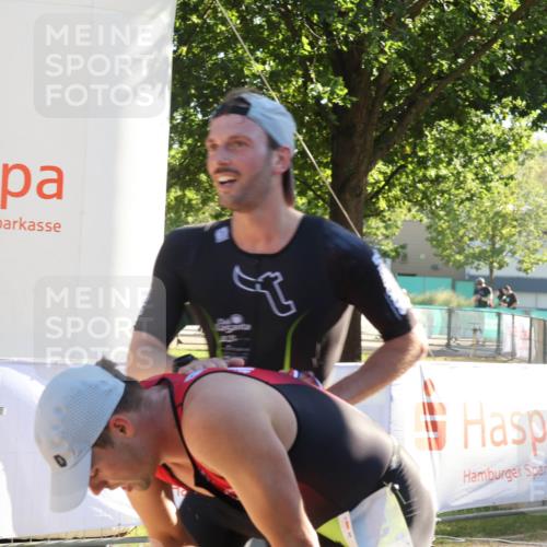07.09.2025 - 19. Norderstedt Triathlon Luisa Fischer http://msf.ph/oto/8733506 07.09.2025 16:22:04 Ziel 504, 522, 541 meine-sportfotos.de