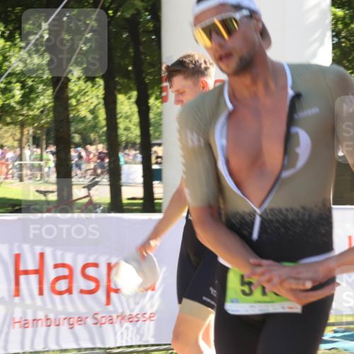 07.09.2025 - 19. Norderstedt Triathlon Luisa Fischer http://msf.ph/oto/8733523 07.09.2025 16:22:27 Ziel 513, 517 meine-sportfotos.de