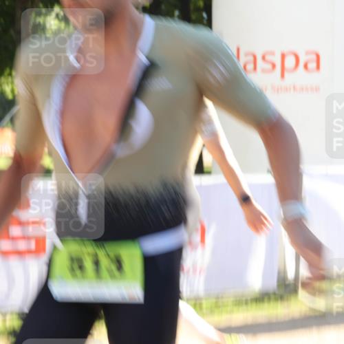 07.09.2025 - 19. Norderstedt Triathlon Luisa Fischer http://msf.ph/oto/8733524 07.09.2025 16:22:28 Ziel 513, 517 meine-sportfotos.de