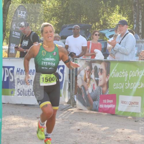 07.09.2025 - 19. Norderstedt Triathlon Luisa Fischer http://msf.ph/oto/8733528 07.09.2025 16:22:58 Ziel 1500 meine-sportfotos.de