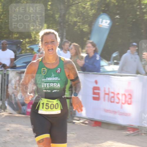 07.09.2025 - 19. Norderstedt Triathlon Luisa Fischer http://msf.ph/oto/8733532 07.09.2025 16:22:59 Ziel 1500 meine-sportfotos.de