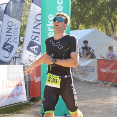07.09.2025 - 19. Norderstedt Triathlon Luisa Fischer http://msf.ph/oto/8733549 07.09.2025 16:23:07 Ziel 508, 539 meine-sportfotos.de