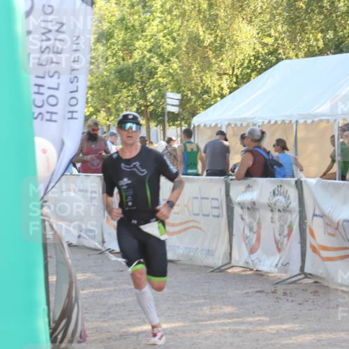 07.09.2025 - 19. Norderstedt Triathlon Luisa Fischer http://msf.ph/oto/8733554 07.09.2025 16:23:39 Ziel 537, 538 meine-sportfotos.de