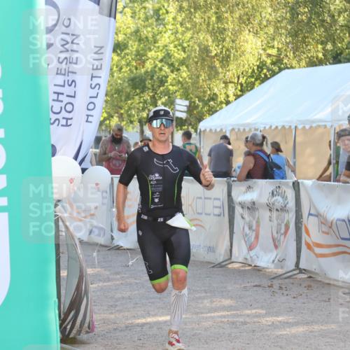 07.09.2025 - 19. Norderstedt Triathlon Luisa Fischer http://msf.ph/oto/8733556 07.09.2025 16:23:39 Ziel 537, 538 meine-sportfotos.de