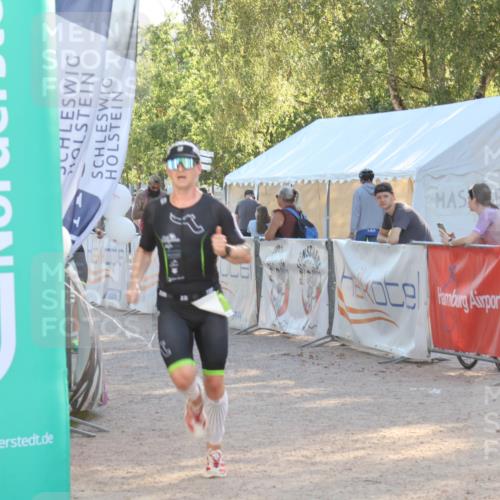 07.09.2025 - 19. Norderstedt Triathlon Luisa Fischer http://msf.ph/oto/8733562 07.09.2025 16:23:40 Ziel 537, 538 meine-sportfotos.de