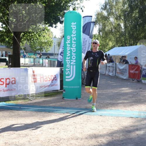 07.09.2025 - 19. Norderstedt Triathlon Luisa Fischer http://msf.ph/oto/8733571 07.09.2025 16:23:43 Ziel 537, 538 meine-sportfotos.de