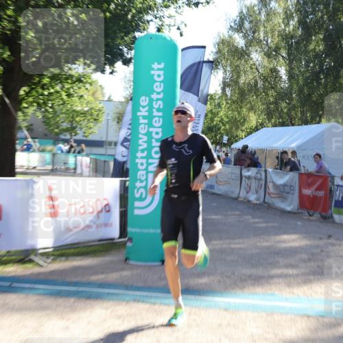 07.09.2025 - 19. Norderstedt Triathlon Luisa Fischer http://msf.ph/oto/8733574 07.09.2025 16:23:43 Ziel 537, 538 meine-sportfotos.de