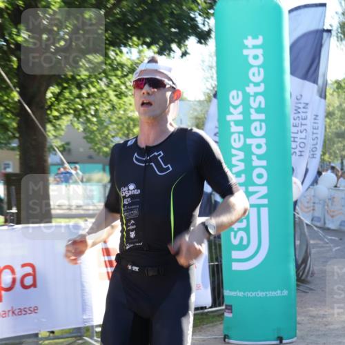 07.09.2025 - 19. Norderstedt Triathlon Luisa Fischer http://msf.ph/oto/8733576 07.09.2025 16:23:44 Ziel 494, 537, 538 meine-sportfotos.de