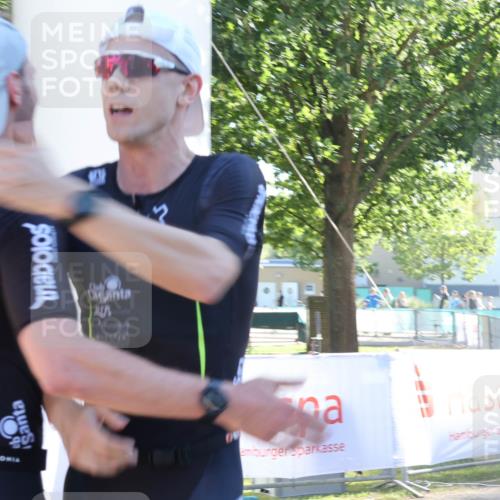 07.09.2025 - 19. Norderstedt Triathlon Luisa Fischer http://msf.ph/oto/8733581 07.09.2025 16:23:45 Ziel 494, 537, 538 meine-sportfotos.de