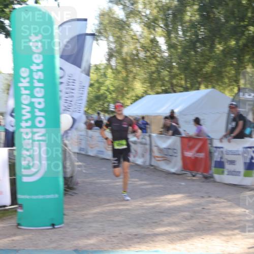 07.09.2025 - 19. Norderstedt Triathlon Luisa Fischer http://msf.ph/oto/8733582 07.09.2025 16:23:47 Ziel 494, 537, 538 meine-sportfotos.de
