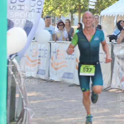 07.09.2025 - 19. Norderstedt Triathlon Luisa Fischer http://msf.ph/oto/8733604 07.09.2025 16:24:03 Ziel 527 meine-sportfotos.de