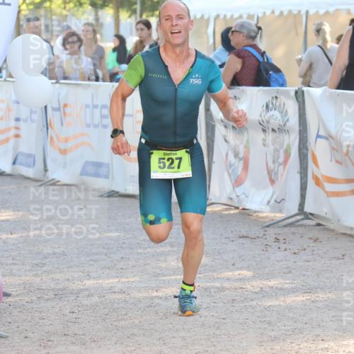 07.09.2025 - 19. Norderstedt Triathlon Luisa Fischer http://msf.ph/oto/8733606 07.09.2025 16:24:04 Ziel 527 meine-sportfotos.de