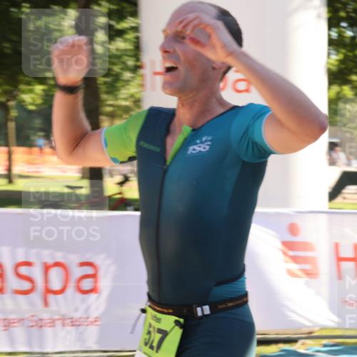 07.09.2025 - 19. Norderstedt Triathlon Luisa Fischer http://msf.ph/oto/8733626 07.09.2025 16:24:08 Ziel 527 meine-sportfotos.de