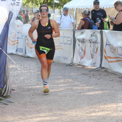 07.09.2025 - 19. Norderstedt Triathlon Luisa Fischer http://msf.ph/oto/8733638 07.09.2025 16:24:38 Ziel 460 meine-sportfotos.de