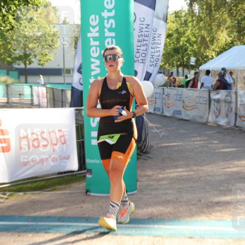 07.09.2025 - 19. Norderstedt Triathlon Luisa Fischer http://msf.ph/oto/8733660 07.09.2025 16:24:41 Ziel 460 meine-sportfotos.de
