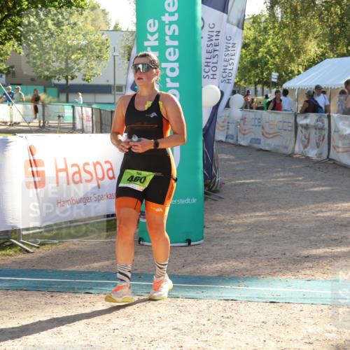 07.09.2025 - 19. Norderstedt Triathlon Luisa Fischer http://msf.ph/oto/8733661 07.09.2025 16:24:42 Ziel 460 meine-sportfotos.de