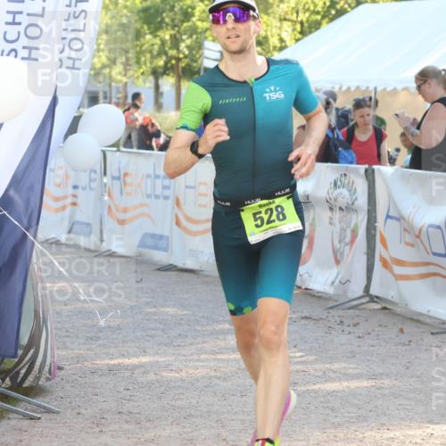 07.09.2025 - 19. Norderstedt Triathlon Luisa Fischer http://msf.ph/oto/8733666 07.09.2025 16:24:47 Ziel 457, 460, 528 meine-sportfotos.de