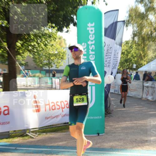 07.09.2025 - 19. Norderstedt Triathlon Luisa Fischer http://msf.ph/oto/8733676 07.09.2025 16:24:49 Ziel 457, 528 meine-sportfotos.de