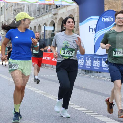 07.09.2025 - BARMER Alsterlauf Strokosch-Dieckow http://msf.ph/oto/8733705 07.09.2025 10:20:56 Ziel 2090, 2241, 3354, 3355, 3994, 4316, 5019, 5224, 5233, 5623, 5625, 5916 meine-sportfotos.de