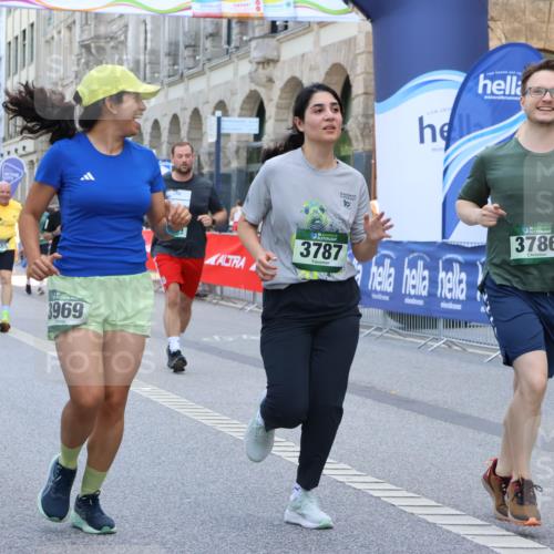 07.09.2025 - BARMER Alsterlauf Strokosch-Dieckow http://msf.ph/oto/8733721 07.09.2025 10:20:56 Ziel 2090, 2241, 3354, 3355, 3994, 4316, 5019, 5224, 5233, 5623, 5625, 5916 meine-sportfotos.de