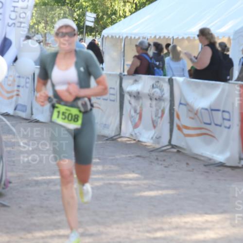 07.09.2025 - 19. Norderstedt Triathlon Luisa Fischer http://msf.ph/oto/8733722 07.09.2025 16:25:06 Ziel 550, 1508, 1512, 1522 meine-sportfotos.de
