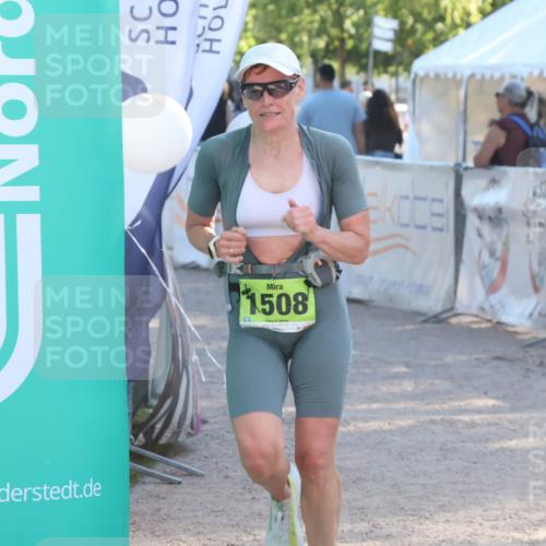 07.09.2025 - 19. Norderstedt Triathlon Luisa Fischer http://msf.ph/oto/8733725 07.09.2025 16:25:06 Ziel 550, 1508, 1512, 1522 meine-sportfotos.de