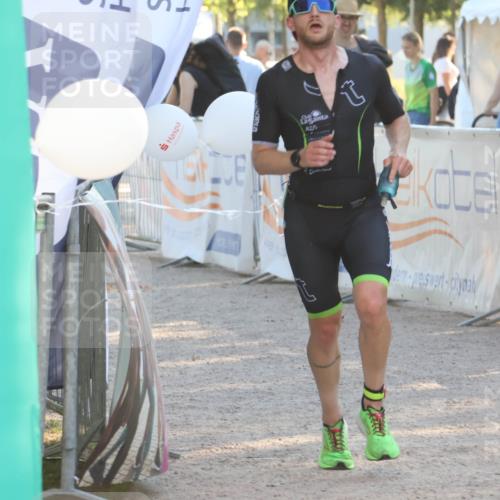 07.09.2025 - 19. Norderstedt Triathlon Luisa Fischer http://msf.ph/oto/8733733 07.09.2025 16:25:27 Ziel 540 meine-sportfotos.de