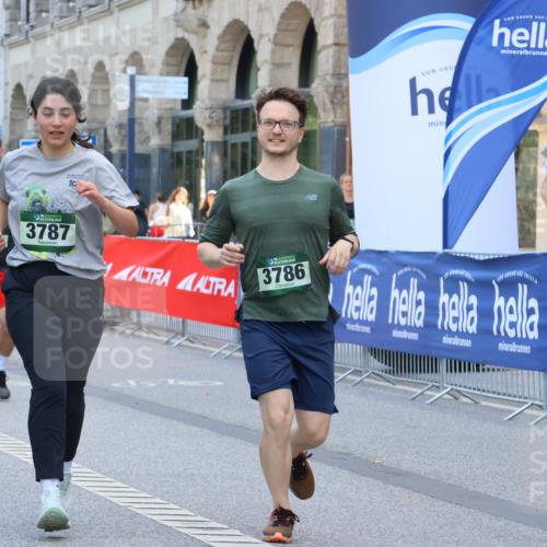 07.09.2025 - BARMER Alsterlauf Strokosch-Dieckow http://msf.ph/oto/8733751 07.09.2025 10:20:55 Ziel 2090, 2241, 3354, 3355, 3994, 4316, 5019, 5224, 5623, 5625, 5916 meine-sportfotos.de