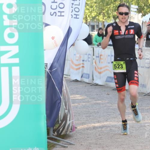 07.09.2025 - 19. Norderstedt Triathlon Luisa Fischer http://msf.ph/oto/8733756 07.09.2025 16:25:45 Ziel 523 meine-sportfotos.de