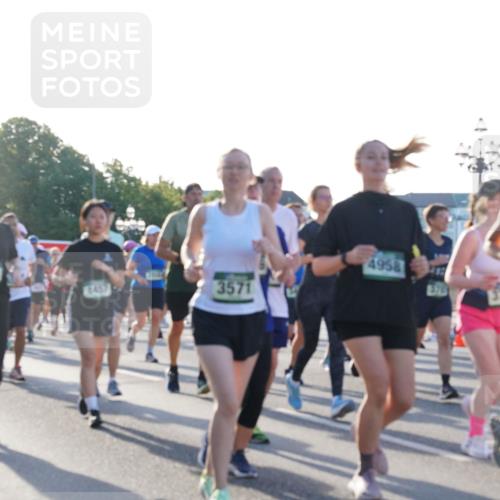 07.09.2025 - BARMER Alsterlauf Yannick Fuchs http://msf.ph/oto/8733757 07.09.2025 09:07:14 Laufen 6171, 3571, 4958, 3564 meine-sportfotos.de