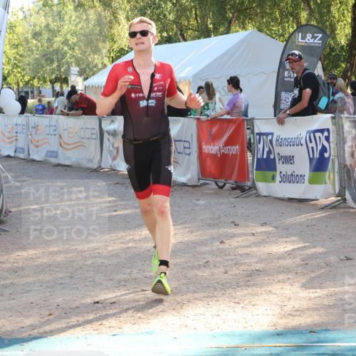 07.09.2025 - 19. Norderstedt Triathlon Luisa Fischer http://msf.ph/oto/8733788 07.09.2025 16:26:03 Ziel 499 meine-sportfotos.de
