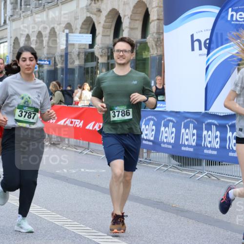 07.09.2025 - BARMER Alsterlauf Strokosch-Dieckow http://msf.ph/oto/8733791 07.09.2025 10:20:54 Ziel 2090, 2241, 3354, 3355, 3994, 4316, 5019, 5224, 5623, 5625, 5916 meine-sportfotos.de