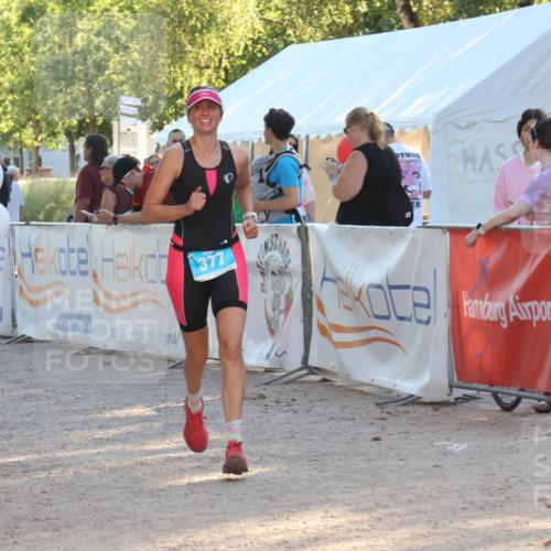 07.09.2025 - 19. Norderstedt Triathlon Luisa Fischer http://msf.ph/oto/8733812 07.09.2025 16:26:47 Ziel 377 meine-sportfotos.de