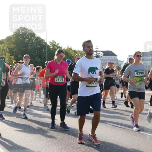 07.09.2025 - BARMER Alsterlauf Yannick Fuchs http://msf.ph/oto/8733814 07.09.2025 09:07:17 Laufen 4437, 2249, 4519, 5709, 481, 36, 5877, 4398, 2550, 3112 meine-sportfotos.de