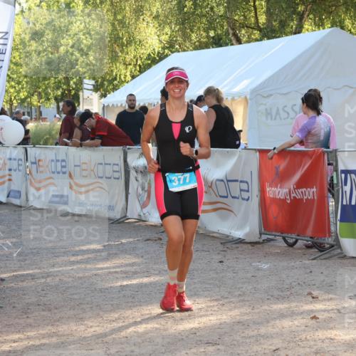 07.09.2025 - 19. Norderstedt Triathlon Luisa Fischer http://msf.ph/oto/8733816 07.09.2025 16:26:48 Ziel 377 meine-sportfotos.de