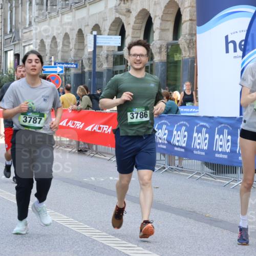 07.09.2025 - BARMER Alsterlauf Strokosch-Dieckow http://msf.ph/oto/8733851 07.09.2025 10:20:54 Ziel 2090, 2241, 3354, 3355, 3994, 4316, 5019, 5224, 5623, 5625, 5916 meine-sportfotos.de