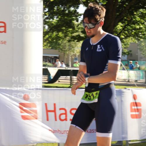 07.09.2025 - 19. Norderstedt Triathlon Luisa Fischer http://msf.ph/oto/8733874 07.09.2025 16:27:06 Ziel 473, 1511 meine-sportfotos.de