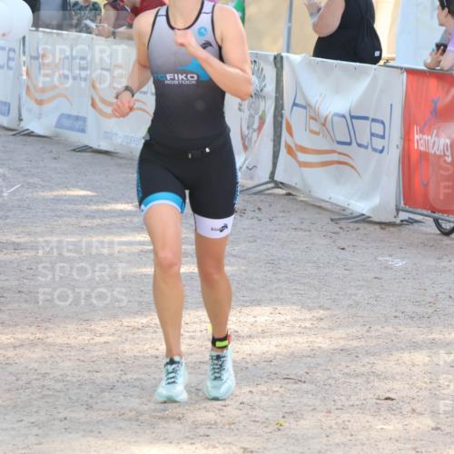 07.09.2025 - 19. Norderstedt Triathlon Luisa Fischer http://msf.ph/oto/8733882 07.09.2025 16:27:31 Ziel 452 meine-sportfotos.de