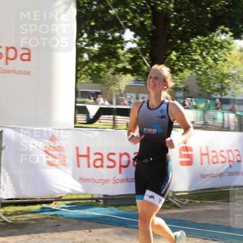 07.09.2025 - 19. Norderstedt Triathlon Luisa Fischer http://msf.ph/oto/8733893 07.09.2025 16:27:33 Ziel 452 meine-sportfotos.de
