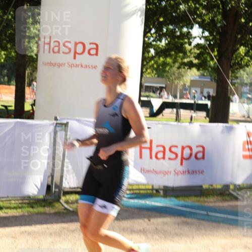 07.09.2025 - 19. Norderstedt Triathlon Luisa Fischer http://msf.ph/oto/8733896 07.09.2025 16:27:33 Ziel 452 meine-sportfotos.de