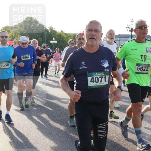 07.09.2025 - BARMER Alsterlauf Yannick Fuchs http://msf.ph/oto/8733900 07.09.2025 09:07:25 Laufen 3550, 5062, 36, 4071, 5622, 588 meine-sportfotos.de