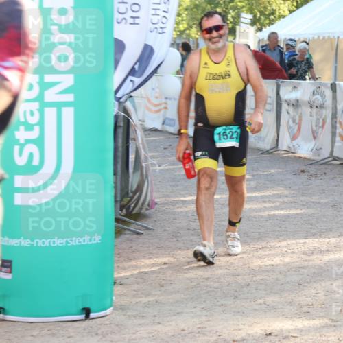 07.09.2025 - 19. Norderstedt Triathlon Luisa Fischer http://msf.ph/oto/8733918 07.09.2025 16:27:45 Ziel 497, 1523, 1528 meine-sportfotos.de