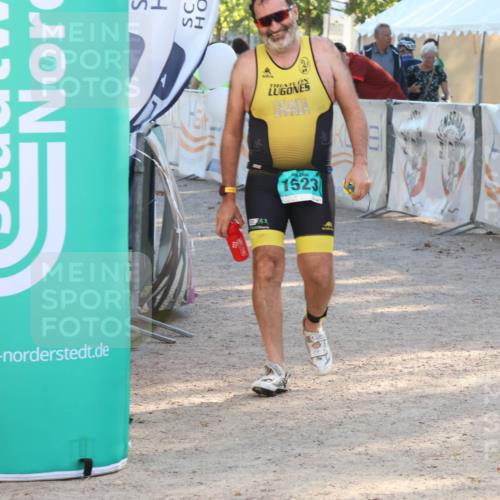 07.09.2025 - 19. Norderstedt Triathlon Luisa Fischer http://msf.ph/oto/8733922 07.09.2025 16:27:45 Ziel 497, 1523, 1528 meine-sportfotos.de