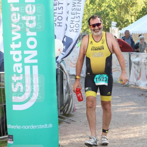 07.09.2025 - 19. Norderstedt Triathlon Luisa Fischer http://msf.ph/oto/8733926 07.09.2025 16:27:46 Ziel 497, 1523, 1528 meine-sportfotos.de