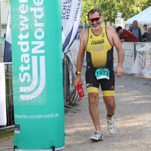 07.09.2025 - 19. Norderstedt Triathlon Luisa Fischer http://msf.ph/oto/8733927 07.09.2025 16:27:46 Ziel 497, 1523, 1528 meine-sportfotos.de