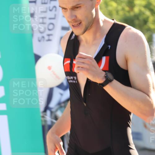 07.09.2025 - 19. Norderstedt Triathlon Luisa Fischer http://msf.ph/oto/8733966 07.09.2025 16:28:04 Ziel 479, 512, 524 meine-sportfotos.de