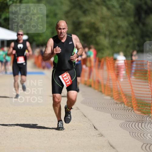 07.09.2025 - 19. Norderstedt Triathlon Michael Strokosch http://msf.ph/oto/8733993 07.09.2025 12:15:41 Laufen 703, 1217 meine-sportfotos.de