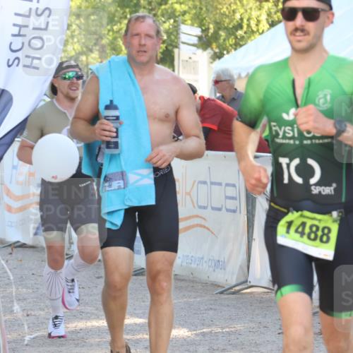 07.09.2025 - 19. Norderstedt Triathlon Luisa Fischer http://msf.ph/oto/8734037 07.09.2025 16:28:22 Ziel 515, 1488, 1529 meine-sportfotos.de