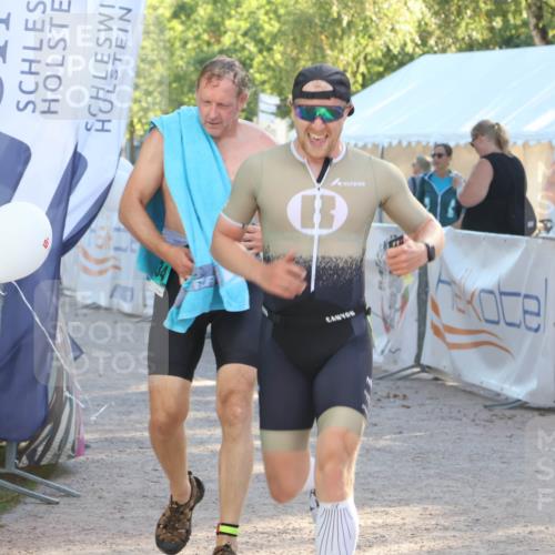 07.09.2025 - 19. Norderstedt Triathlon Luisa Fischer http://msf.ph/oto/8734061 07.09.2025 16:28:25 Ziel 515, 1488, 1529 meine-sportfotos.de