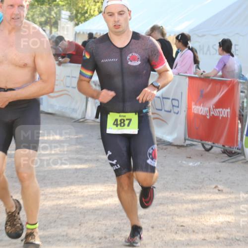 07.09.2025 - 19. Norderstedt Triathlon Luisa Fischer http://msf.ph/oto/8734075 07.09.2025 16:28:30 Ziel 487, 515, 1488, 1529, 1534 meine-sportfotos.de